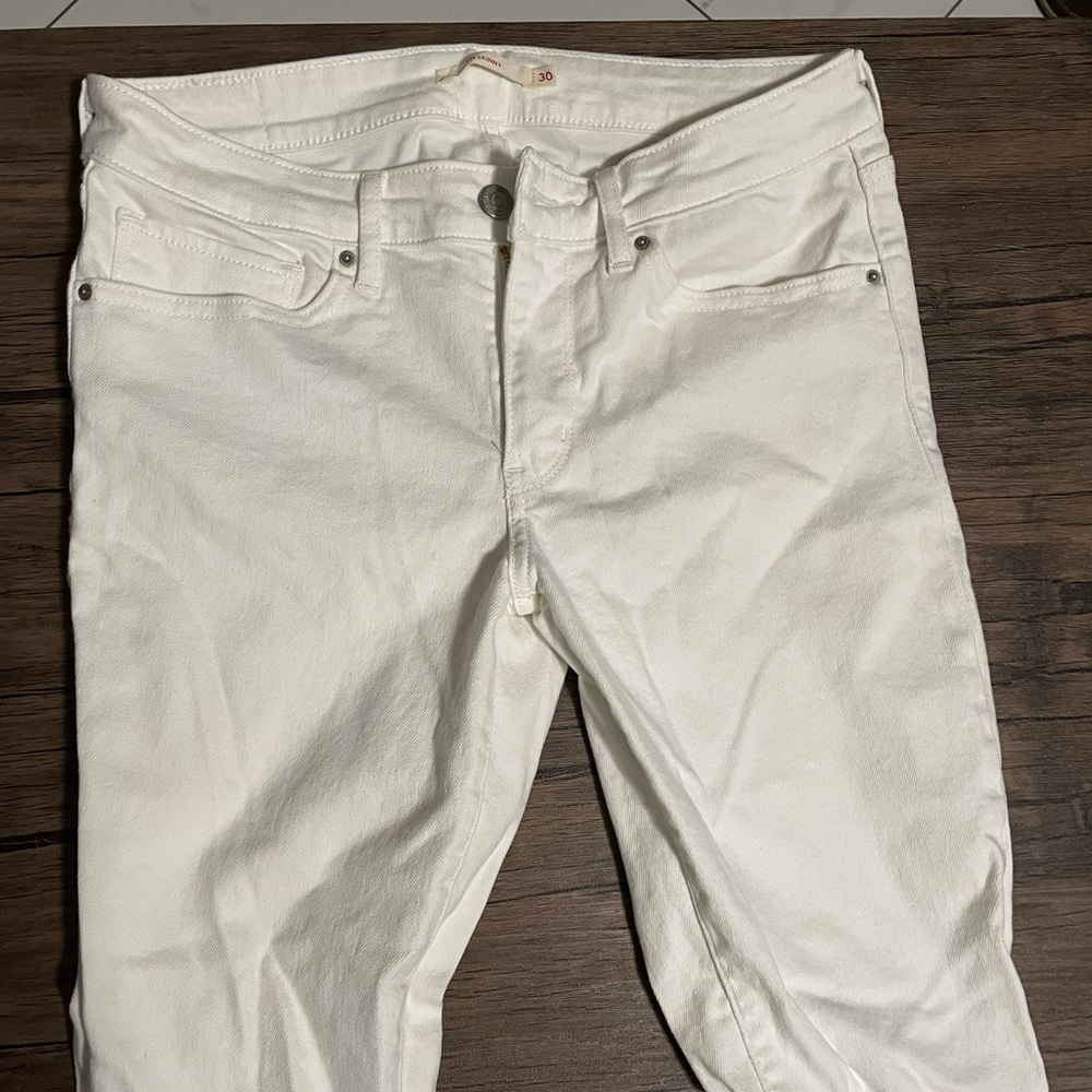 Levi’s 711 Skinny Jeans